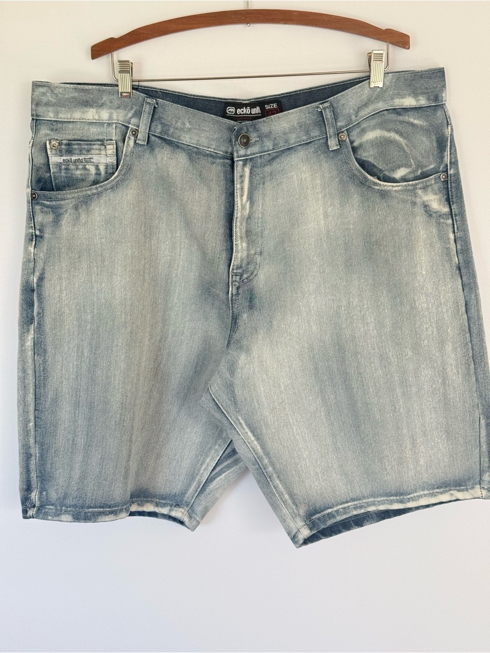 Ecko Unlimited Men's Light Faded Wash Denim Baggy Jean Shorts